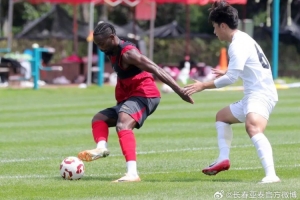 苏亚雷斯安排教学赛 加速新援融合速度