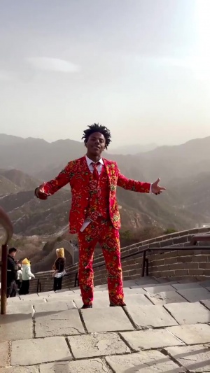 星空体育-不到长城非好汉！Speed在长城上演标志性后空翻