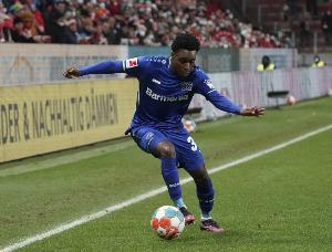 每体：巴萨今夏想买弗林蓬，认为他能像邓弗里斯一样出色