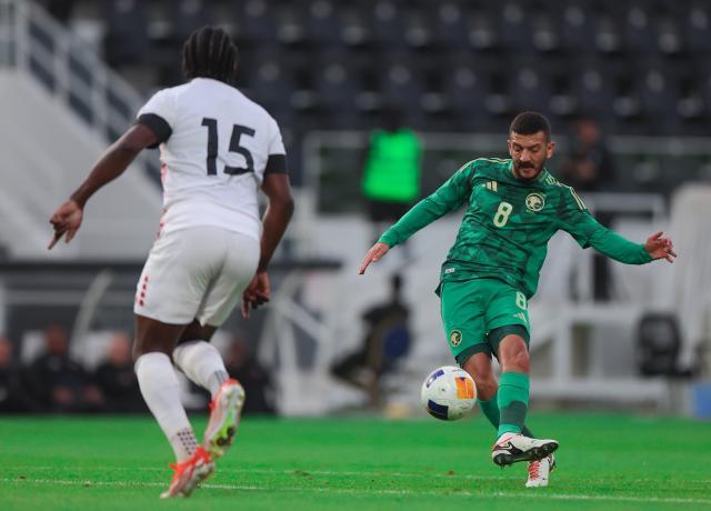 星空体育官方入口-沙特热身赛3比1取胜 海湾杯赛前受伤病困扰变化大