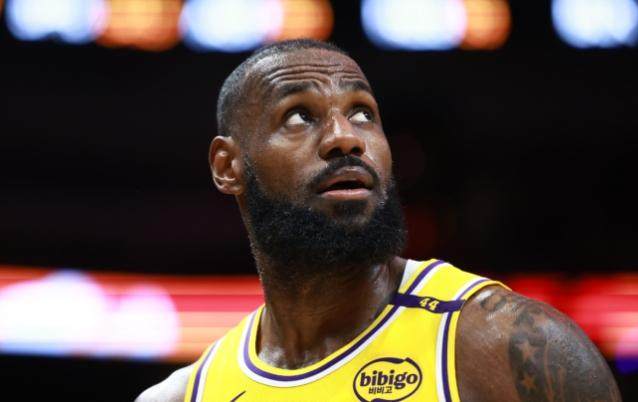 星空体育-当詹姆斯佛系释怀 湖人已无人愿为当下赌上一切