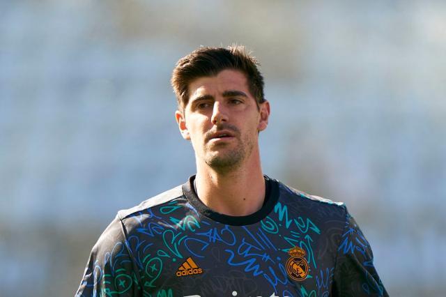 星空体育-两次神仙扑救展现火热状态 库尔图瓦昂首回访蓝桥